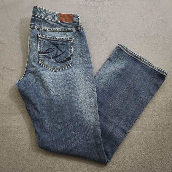 Express Jeans Women 12 Eva Curvy Mid Rise Boot Cut Jeans NWT - Picture 2 of 14